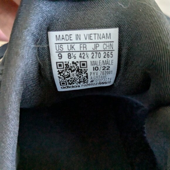 Adidas Ultra Boost Size 9 - Picture 3 of 5